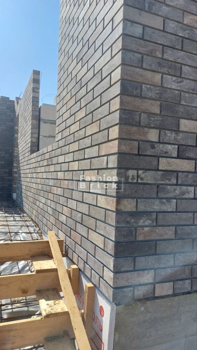Гиперпресованный кирпич завода Fashion Brick завод производитель бетонных блоков для заборов и столбов