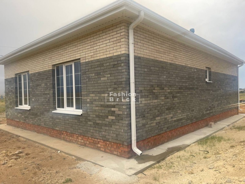 Завод кирпича и квадроблоков ФэшнБрик  производство бетонные блоки для заборов и столбов с доставкой от завода Литос