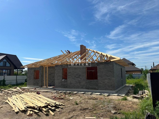 Гиперпресованный кирпич Fashion Brick завод Литос производство блоки для заборов и столбов от завода