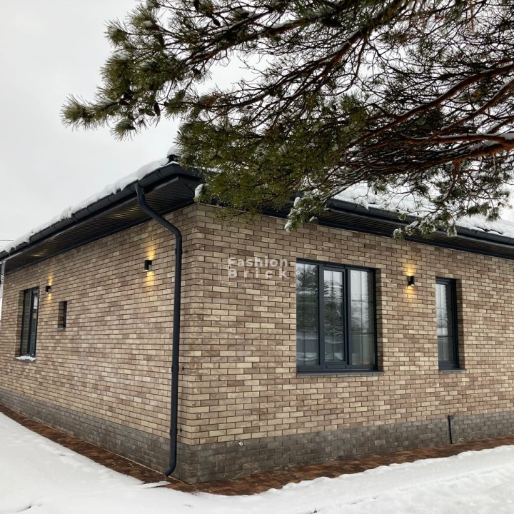 Дом шалле из кирпича Амстердам