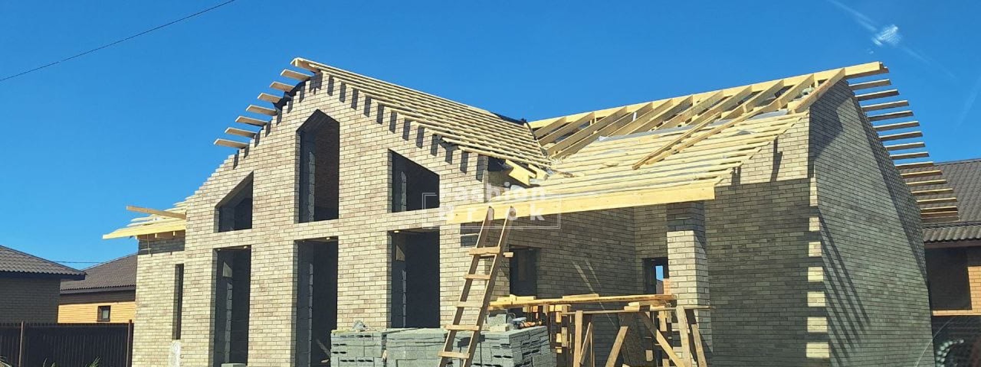 Двухэтажный дом из кирпича Палермо