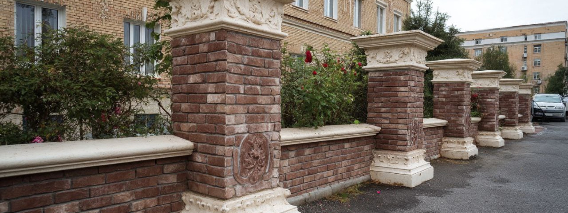 Кирпичные блоки для заборов и столбов от завода в Ялте