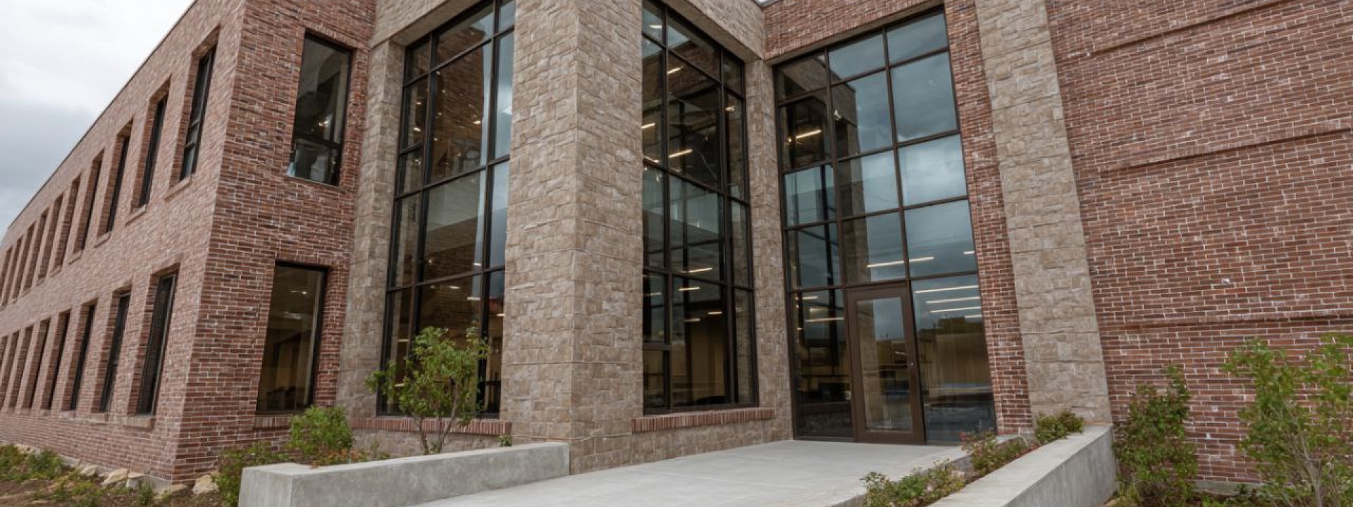 Кирпич фасадный облицовочный в Майкопе