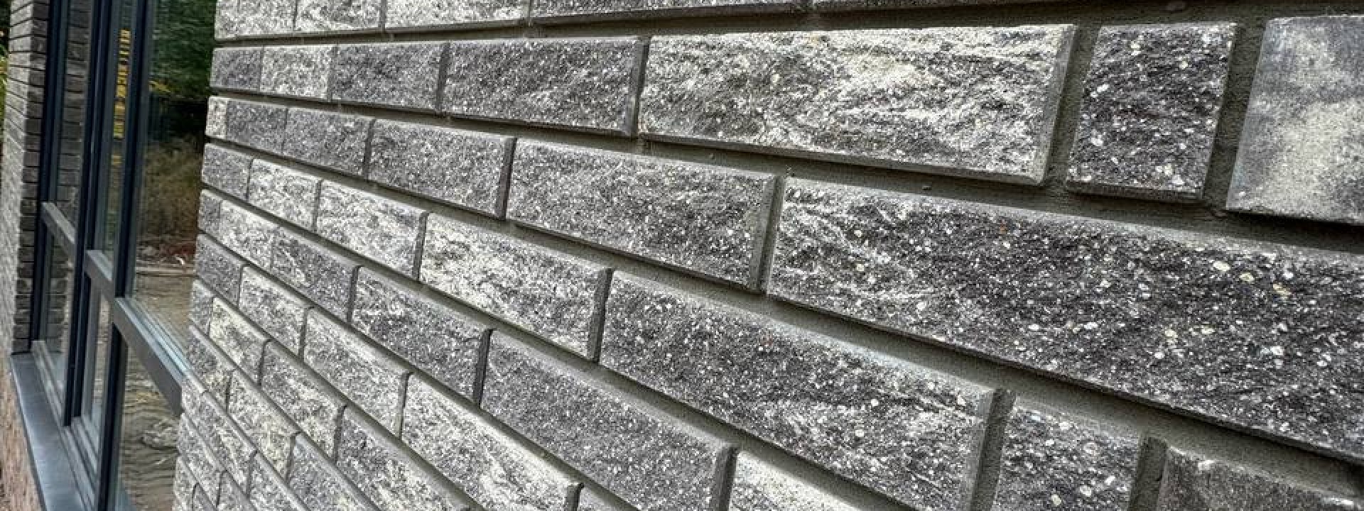 Купить кирпич от завода, купить заборные блоки в Майкопе