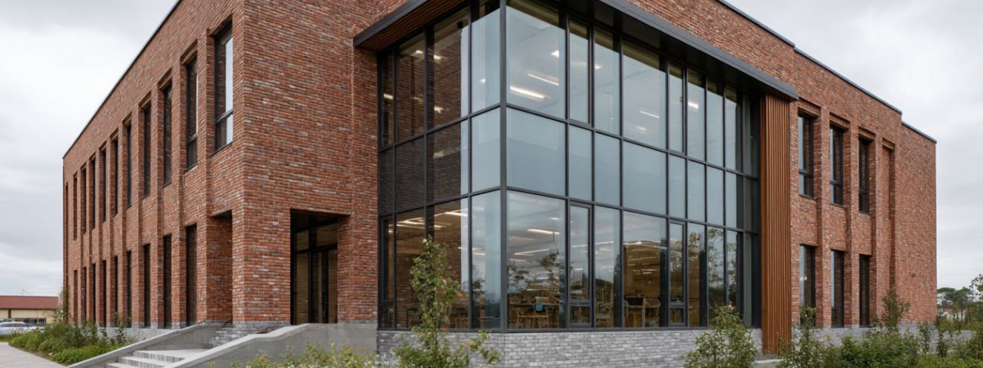 Уникальный кирпич для столбов заборов