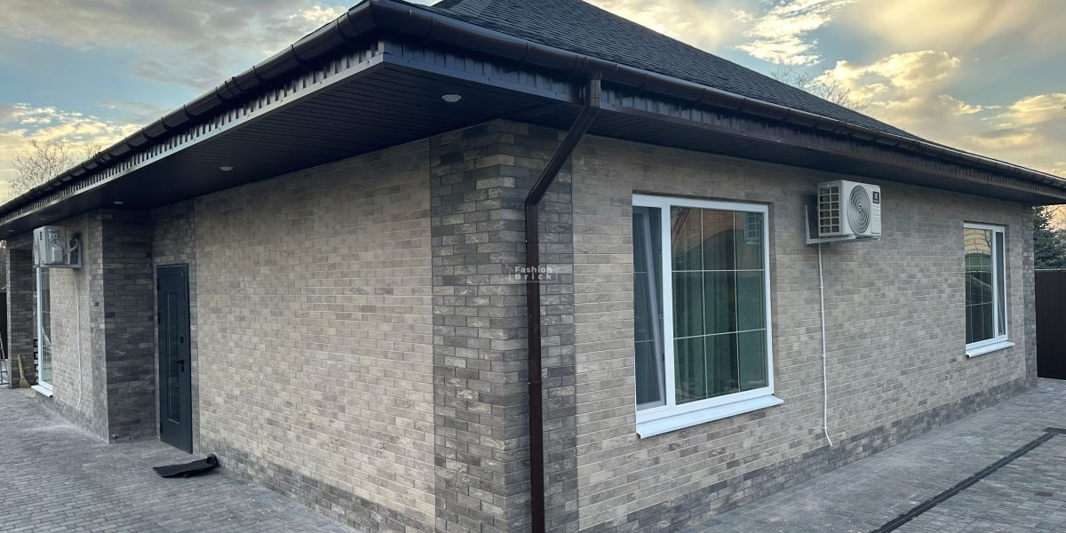 Brick House BA-24